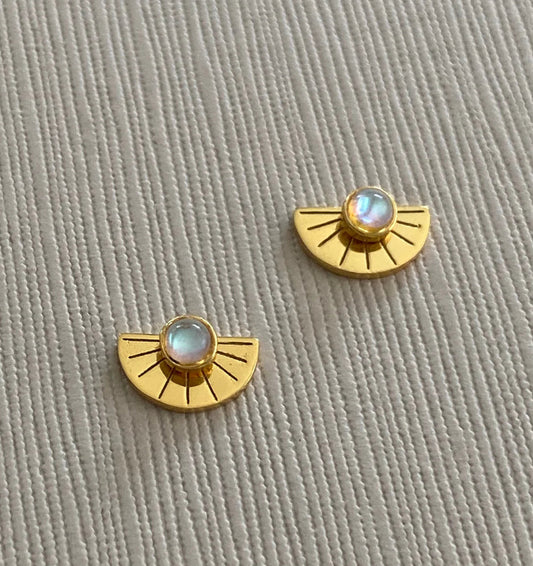 Gracie Studs + Sola Plates
