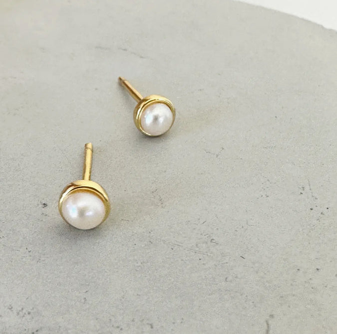 Pearle Stud