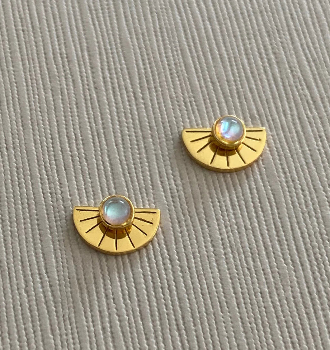 Gracie Studs + Sola Plates