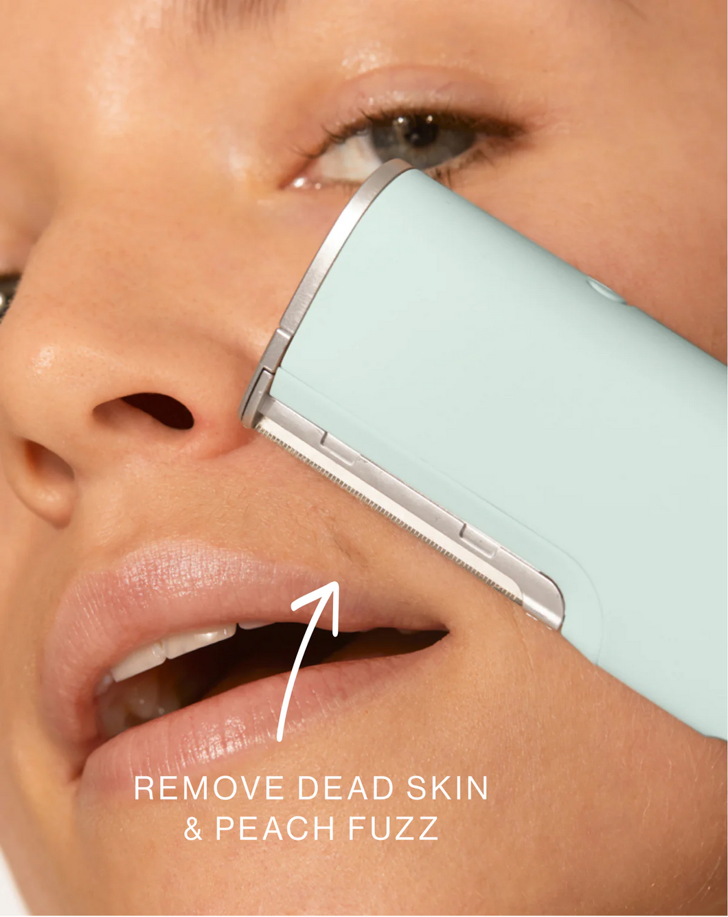 DERMAFLASH Luxe+ Anti-Aging, Exfoliation + Peach Fuzz Removal Device
Anti-ageing, skin preparation tool