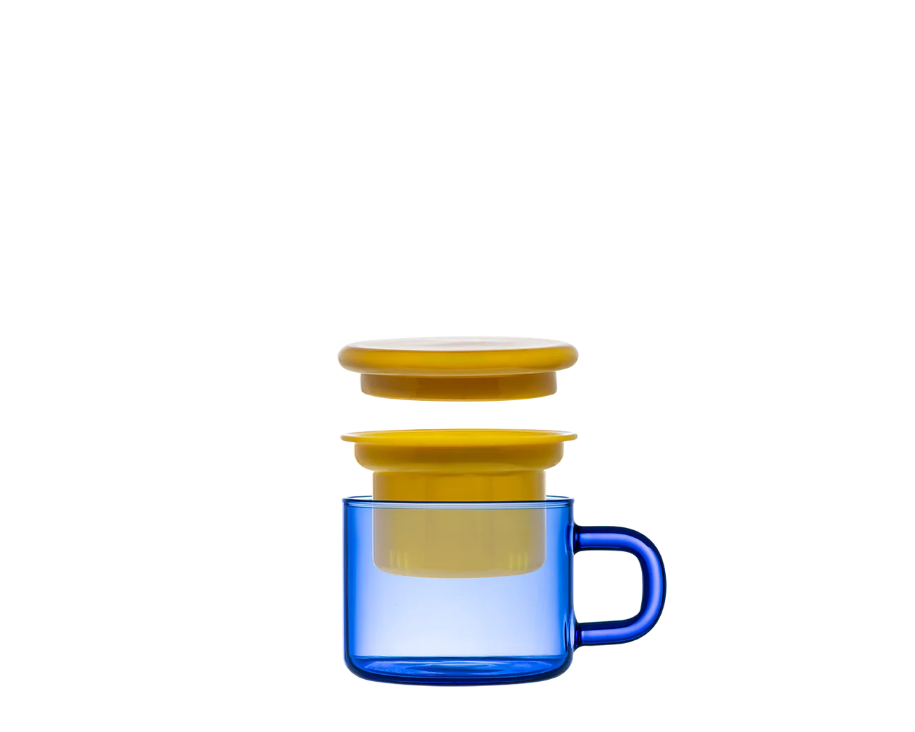 Blue mug with yellow lid on a white background