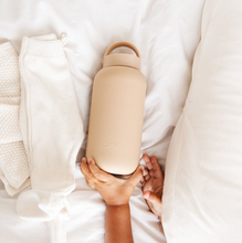 Load image into Gallery viewer, MAMA BOTTLE | The Hydration Tracking Water Bottle for Pregnancy &amp; Nursing | 27oz (800ml)
